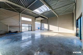 Ontdek deze gloednieuwe KMO site HOUTLAND-WEST in Ichtegem.Gelegen op strategische locatie tussen Torhout en Gistel start fase twee van de...