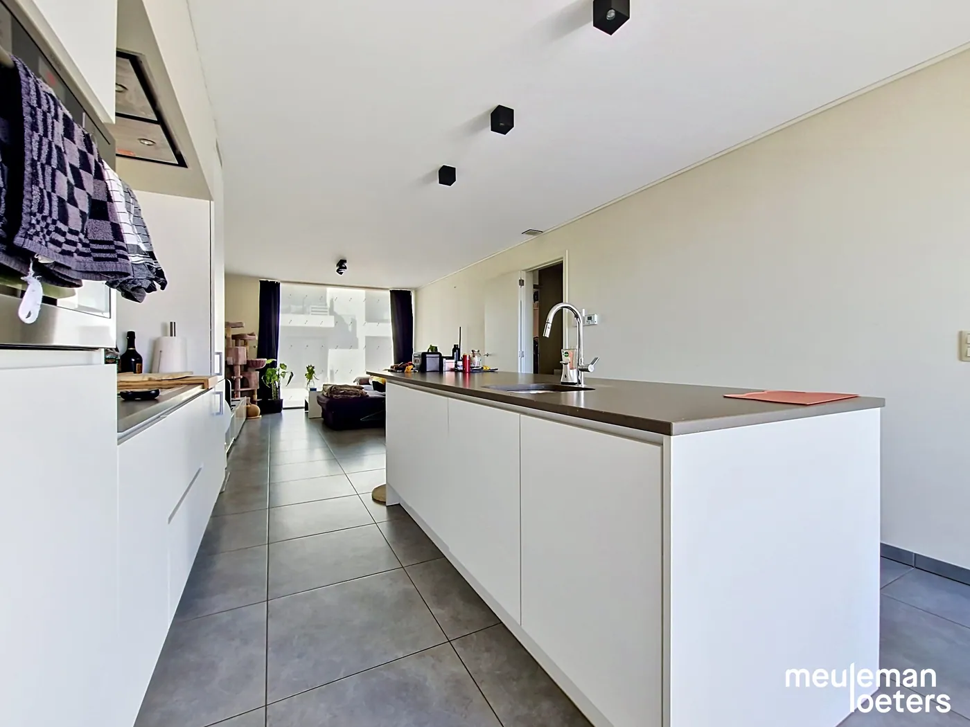 Modern quality apartment with south-facing terrace and parking space - photo 4