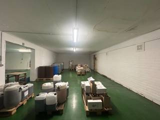 Op een strategische ligging in Sint-Amandsberg, bieden wij deze ruimte te huur aan voor opslag.Het pand geniet van een uitstekende bereikbaarheid,...