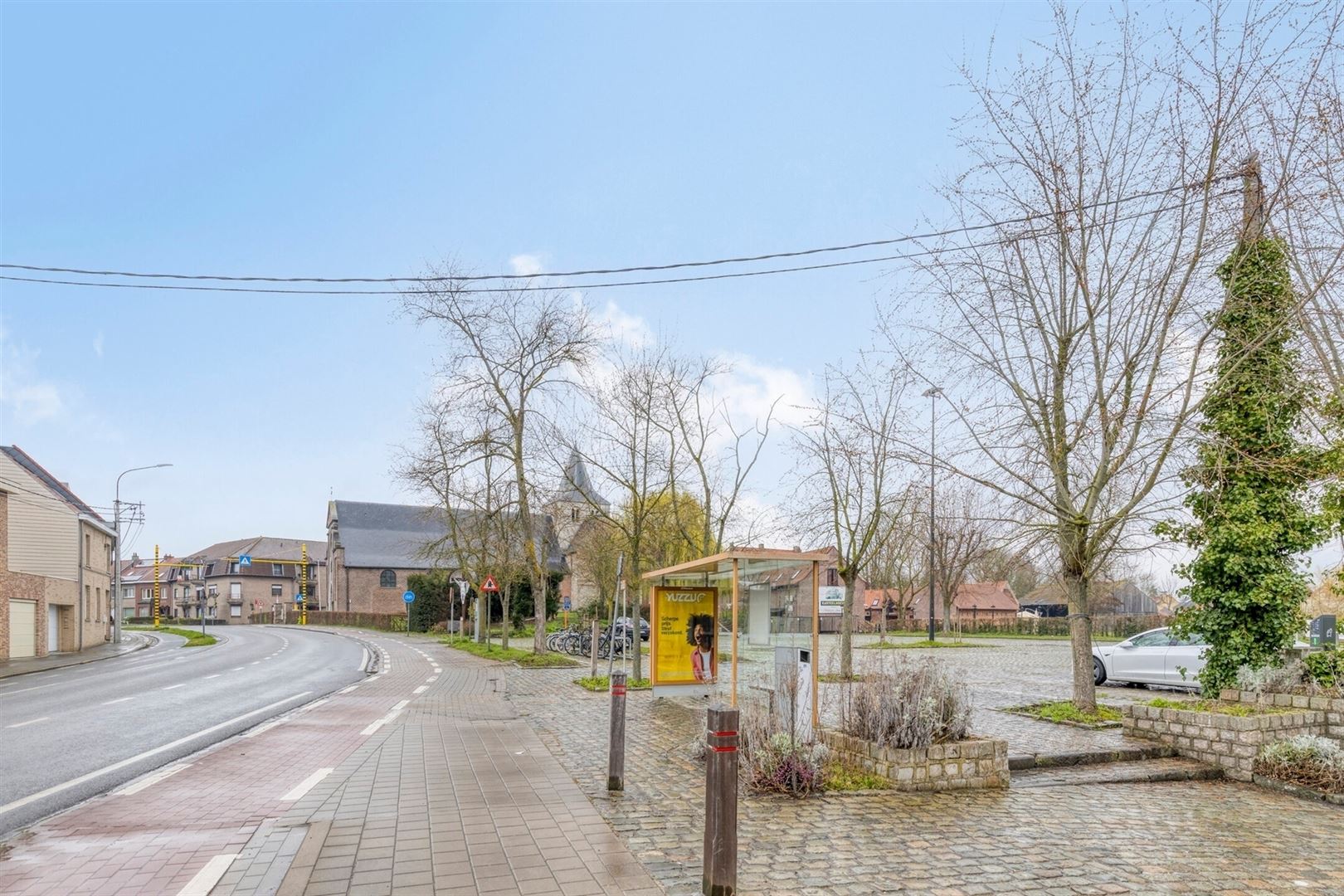 Gezellig woning met tuin, dubbele garage en oprit - foto 3