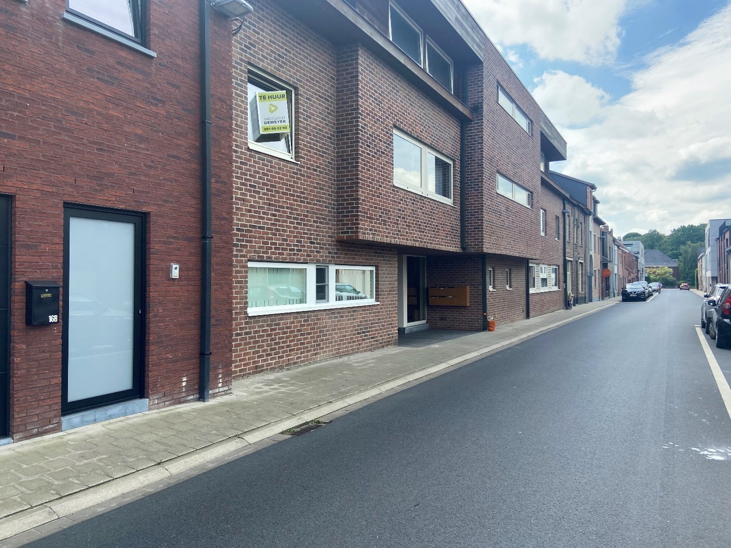 RUIM EN LICHTRIJK APPARTEMENT MET 3 SLAAPKAMERS EN GARAGE IN HARTJE PITTEM - foto 1