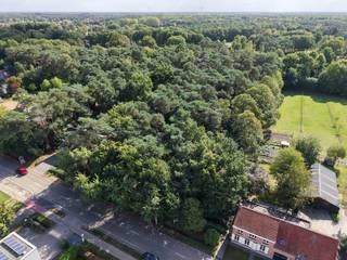 Op zoek naar de perfecte plek om uw droomwoning te realiseren? Dit royale perceel van 2.709 m² in Zoersel biedt u alle mogelijkheden. Dankzij...