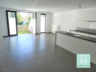 Mooi duplex appartement in centrum SKW met 2 slaapkamers en tuinWonen in centrum Sint-Katelijne-Waver met alle voorzieningen (scholen, winkels,...