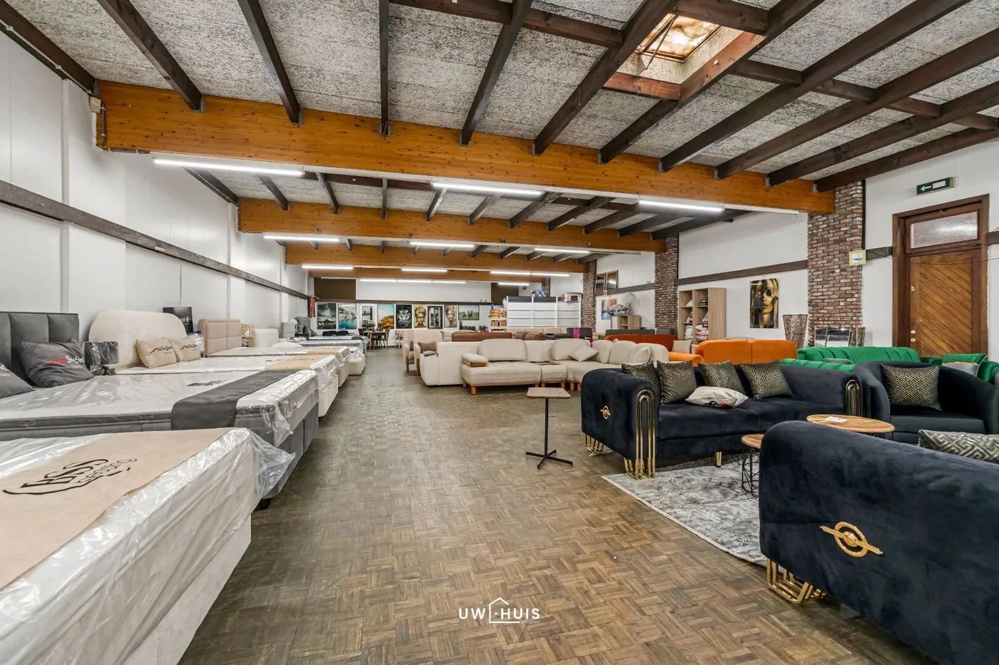 RIANTE HANDELSZAAK MET APPARTEMENT - foto 5