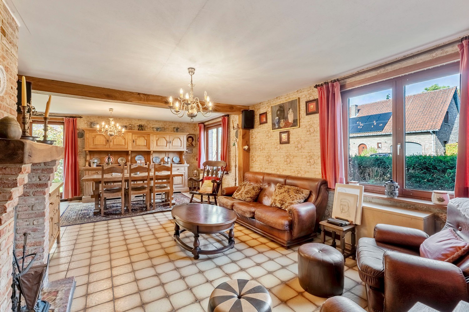 Te renoveren woning met 4 slaapkamers, 2 badkamers, een garage en een tuin te Pellenberg! - foto 4