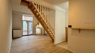 Bent u op zoek naar een moderne woning die van kop tot teen werd gerenoveerd? Dan is dit een unieke kans. Deze moderne en volledig instapklare...