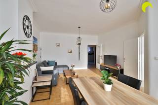 In de "Tentoonstellingswijk" te Antwerpen bieden wij u dit gerenoveerd appartementsgebouw aan met 3 appartementen. In directe nabijheid vindt...