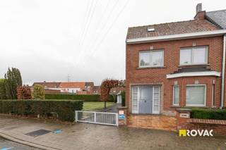 Instapklare en gezellige woning - 189 m² - bestaande uit ruime inkomhal, lichtrijke leefruimte met gascassette, volledig ingerichte keuken...