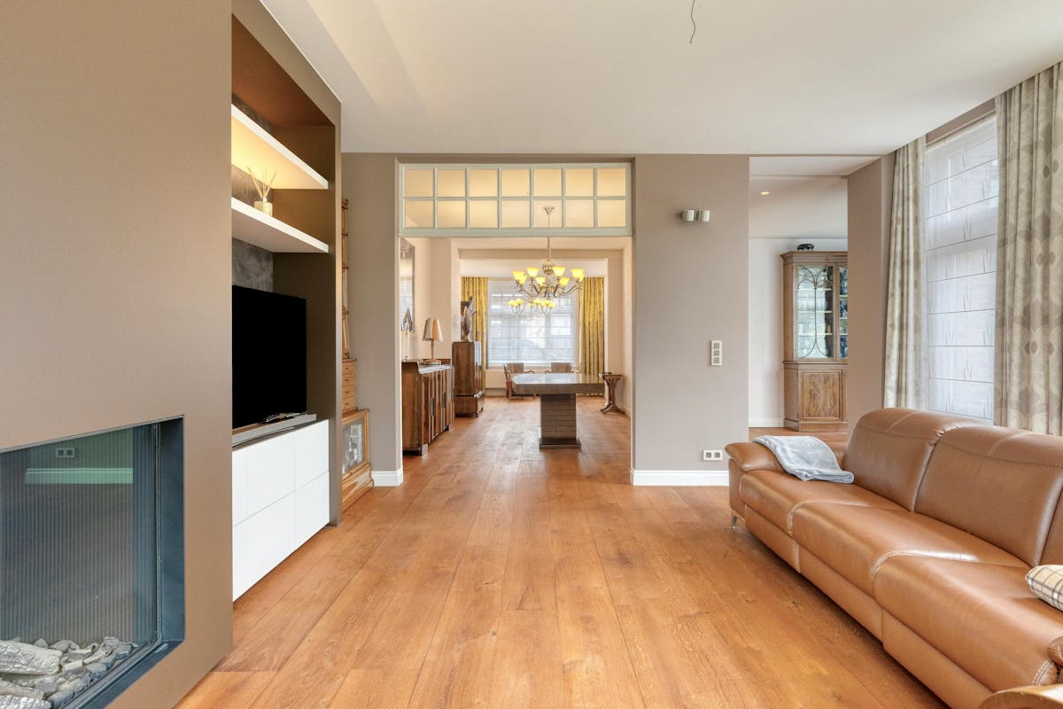 Classy house with 5 bedrooms, 3 bathrooms, garage and spacious garden in Sint-Kruis (Bruges) - photo 5