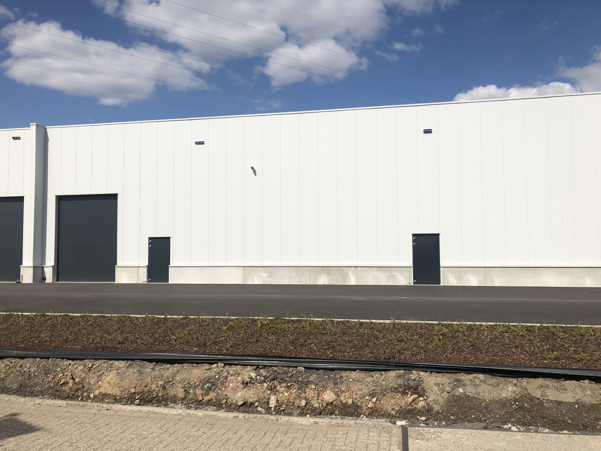  Magazijn met kantoorruimte en showroom (Unit 18A) te huur. - foto 4