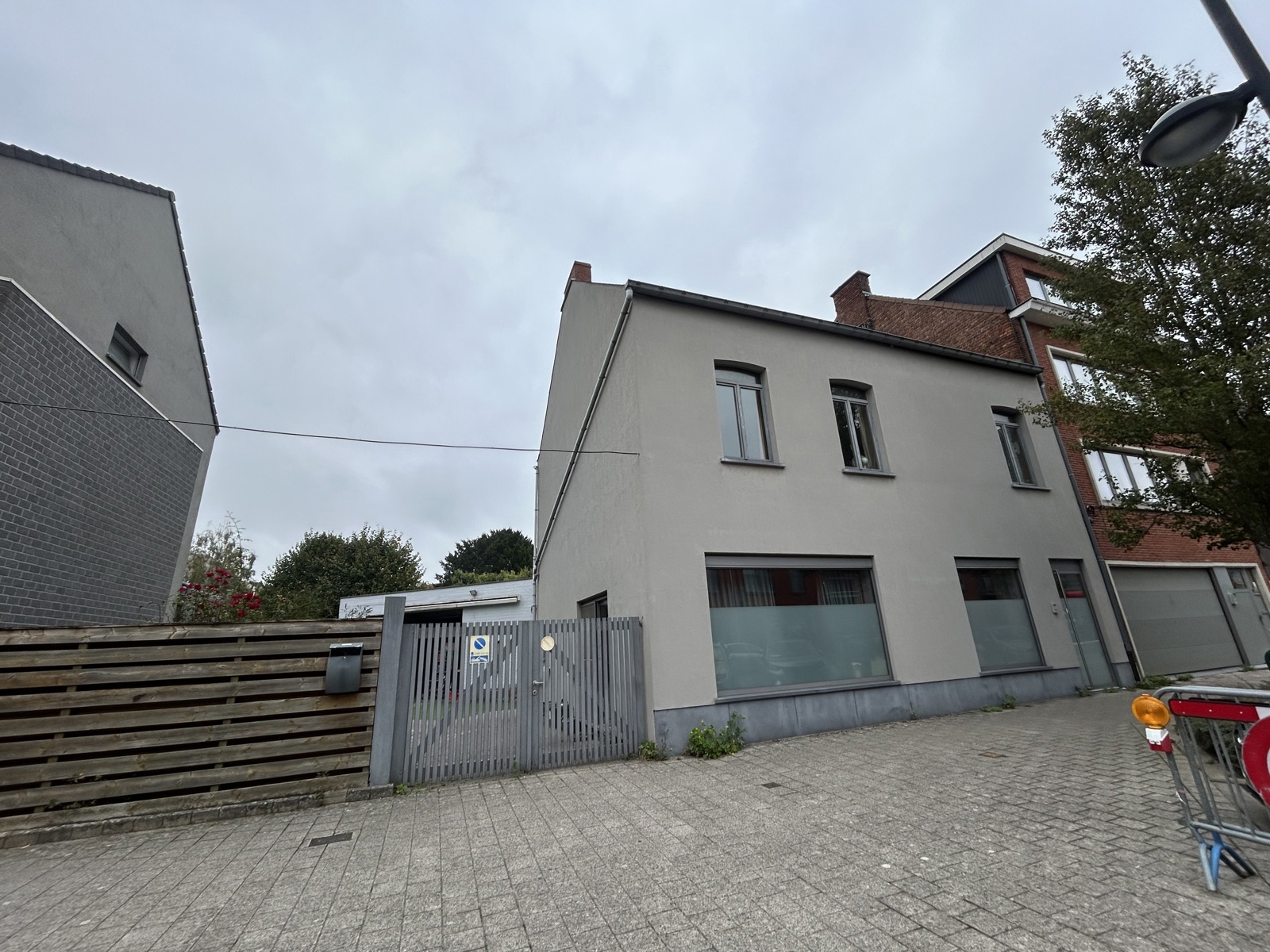 Woning met grond en garage - foto 1