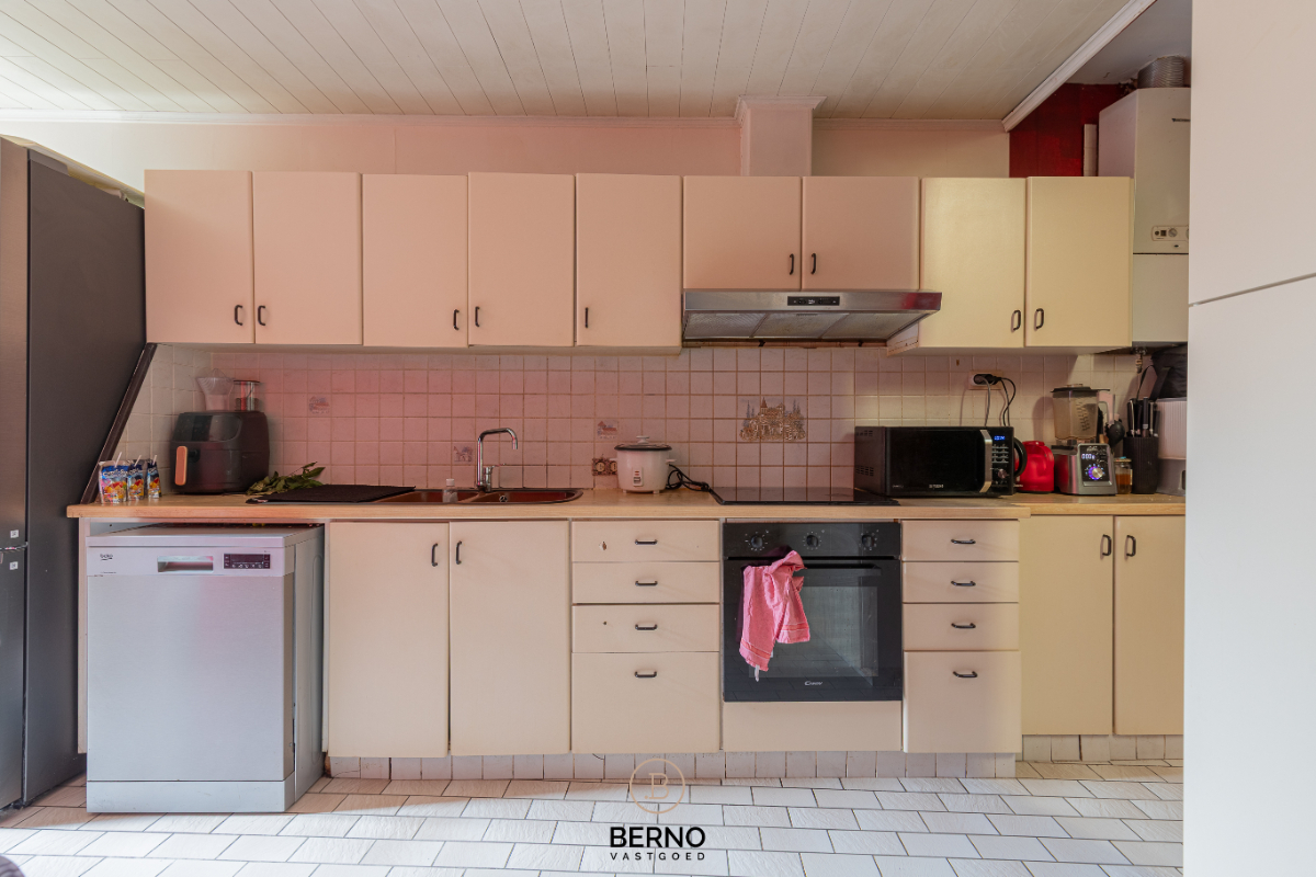 Op te frissen woning met koer - foto 4
