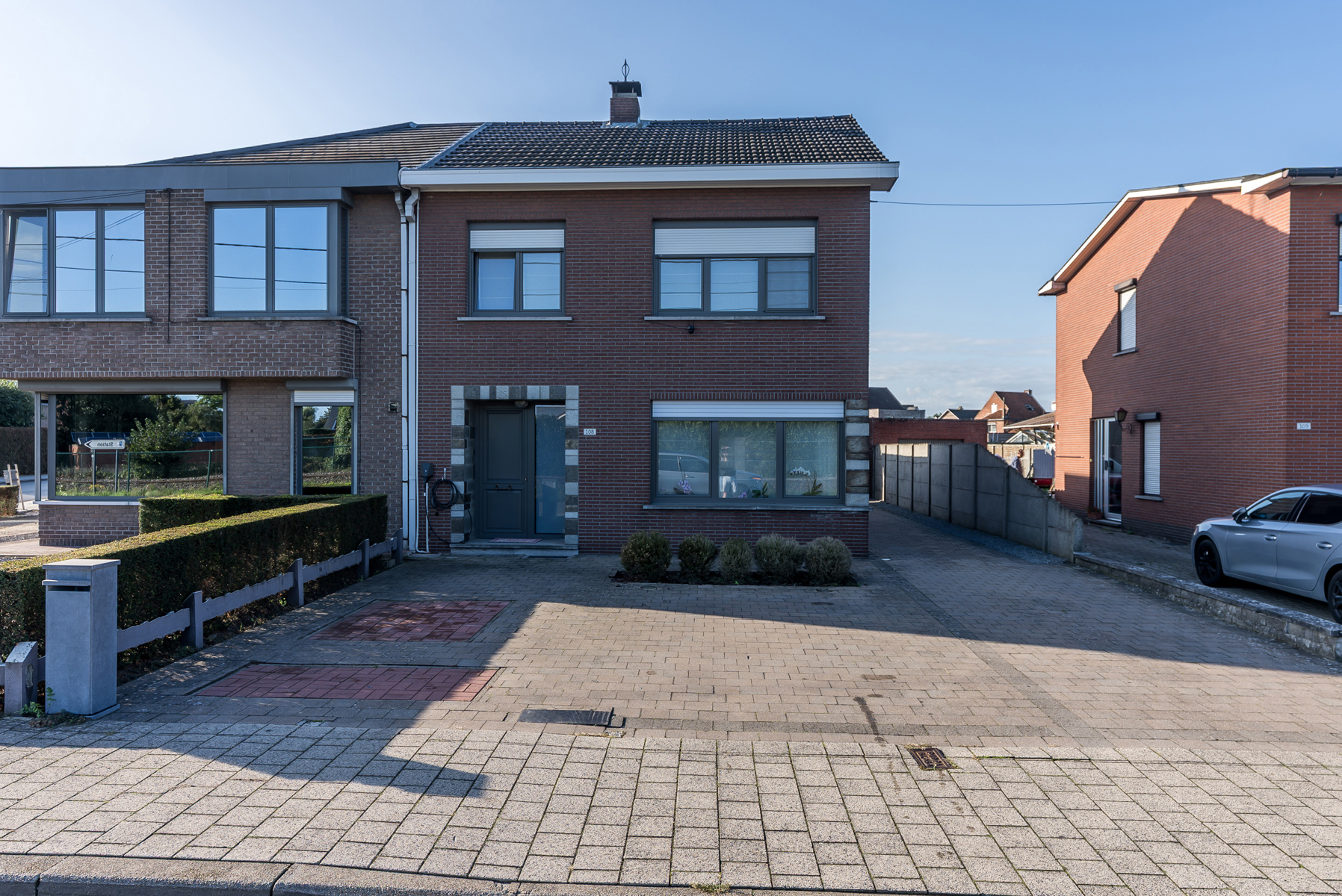 Instapklare en gerenoveerde gezinswoning! - foto 1
