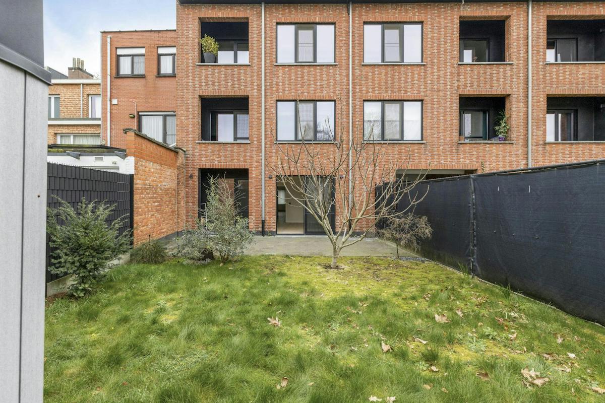Gerenoveerd appartement met tuin te huur in centrum Wilrijk - foto 4