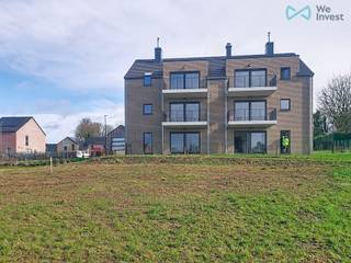 Proche des commodités et axes routiers, dans un nouveau clos résidentiel au calme, magnifique penthouse disponible immédiatement.Il est composé d'un...