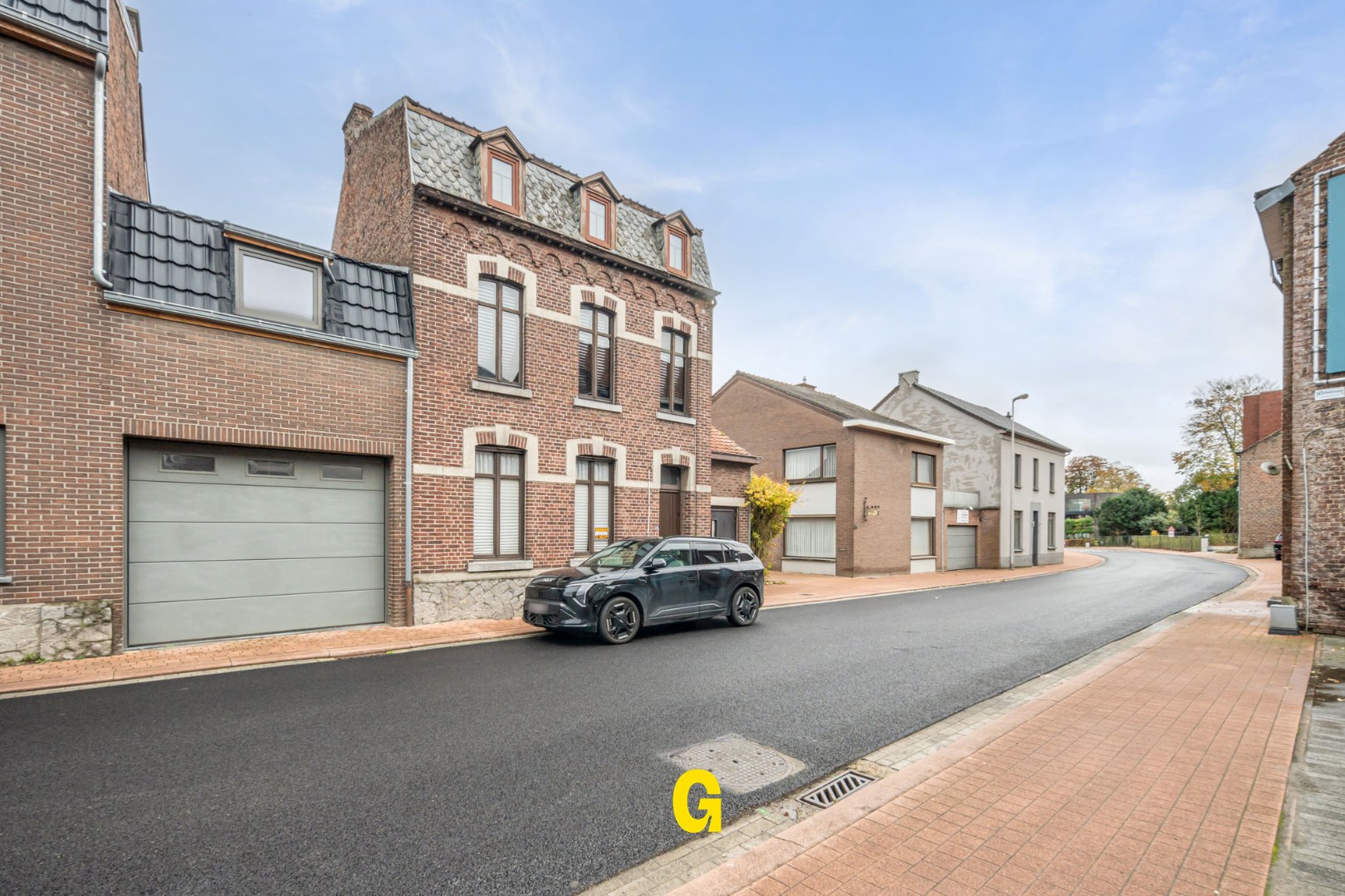 Karaktervolle te renoveren herenwoning met tuin en garage op wandelafstand van het centrum - foto 4