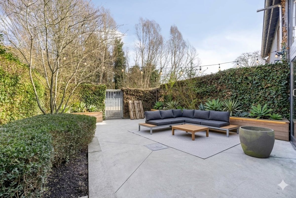 Unique loft with courtyard and parking in Sint-Kruis (Bruges) - photo 3