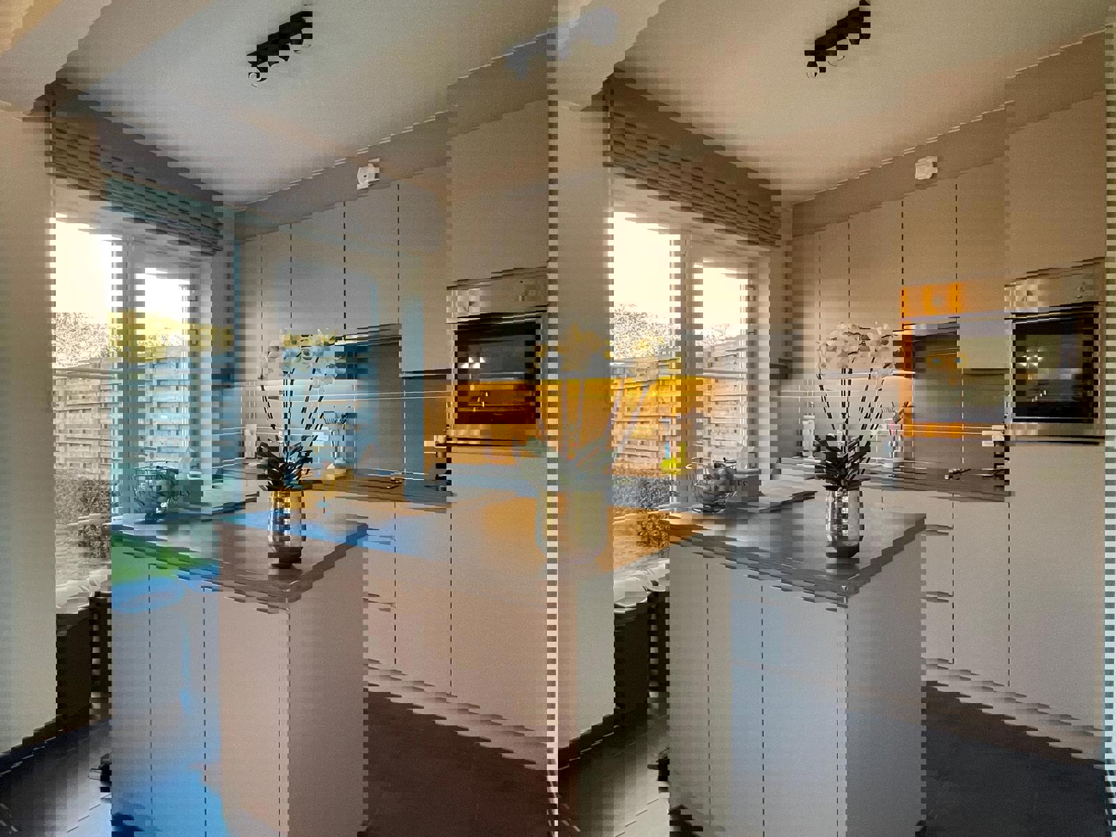 Ruime woning met tuin in rustige ligging - foto 2