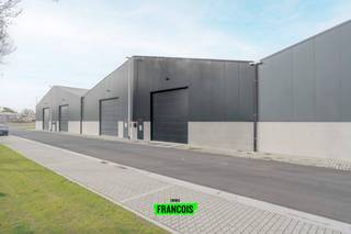 Ben je op zoek naar een slimme investering of een nieuwe uitvalsbasis voor je onderneming? Deze gloednieuwe KMO-units in Werken (Kortemark) bieden...
