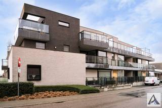 Modern en instapklaar appartement met 2 slaapkamers en zuidgericht terras In residentie Apollo, Hof ter Weyer 3 in Hoeselt, op een steenworp van het...