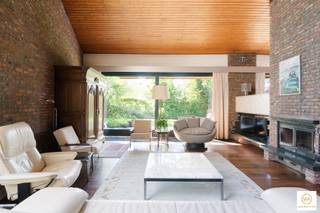 Laat u verrassen door deze zeldzame VINTAGE woning op een toplocatie in de Elsdonk. Geniet van een tot in de puntjes verzorgde, onderhouden woning...