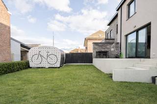 PLAN U BEZOEK OP ONZE WEBSITE : https://www.claeswillems.be/nl/te-huur Volledig gerenoveerde woning te huur in Galmaarden, op wandelafstand...