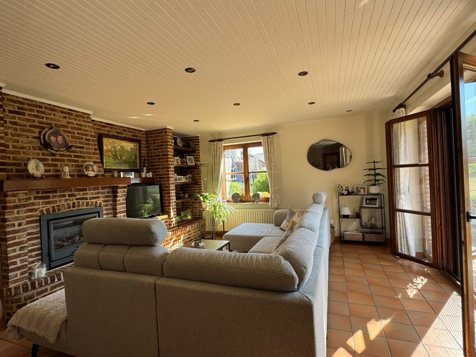 Ruime en mooi onderhouden woning met grote tuin. - foto 5