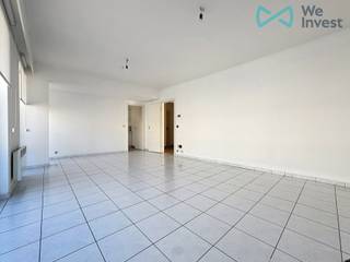 We Invest is trots u dit mooie appartement met 1 slaapkamer van 64 m² aan te bieden, ideaal gelegen nabij de Mettewielaan.Dit pand bestaat uit een...
