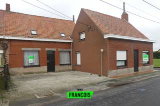 Mogelijkheid tot het bouwen van uw droomproject te Lichtervelde!Maak kennis met dit uniek gelegen eigendom in Lichtervelde!Langs de Oude Bruggeweg,...