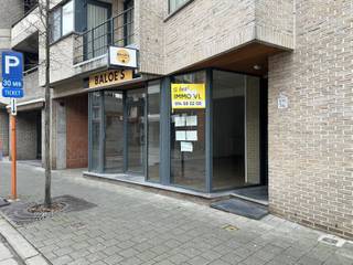 Handelspand van 120m² met een topligging in het hartje van Geel.Het pand is gelegen op de Pas en beschikt over een ruime vitrine met een mooie...