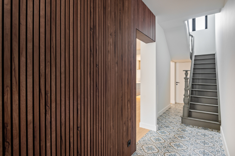 Instapklare & volledig gerenoveerde rijwoning met 3 SLK & tuin - foto 3