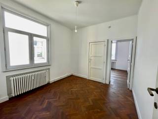 BRUSSEL, Stadscentrum, 2 stappen van de Beurs, aangenaam appartement met 2 slaapkamers en een prachtig terras met uitzicht over heel Brussel...