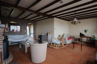 Deze charmante halfopen woning is gelegen in de Esenstraat 14 te Klerken, langs de invalsweg tussen Esen en Klerken.De woning beschikt over een...