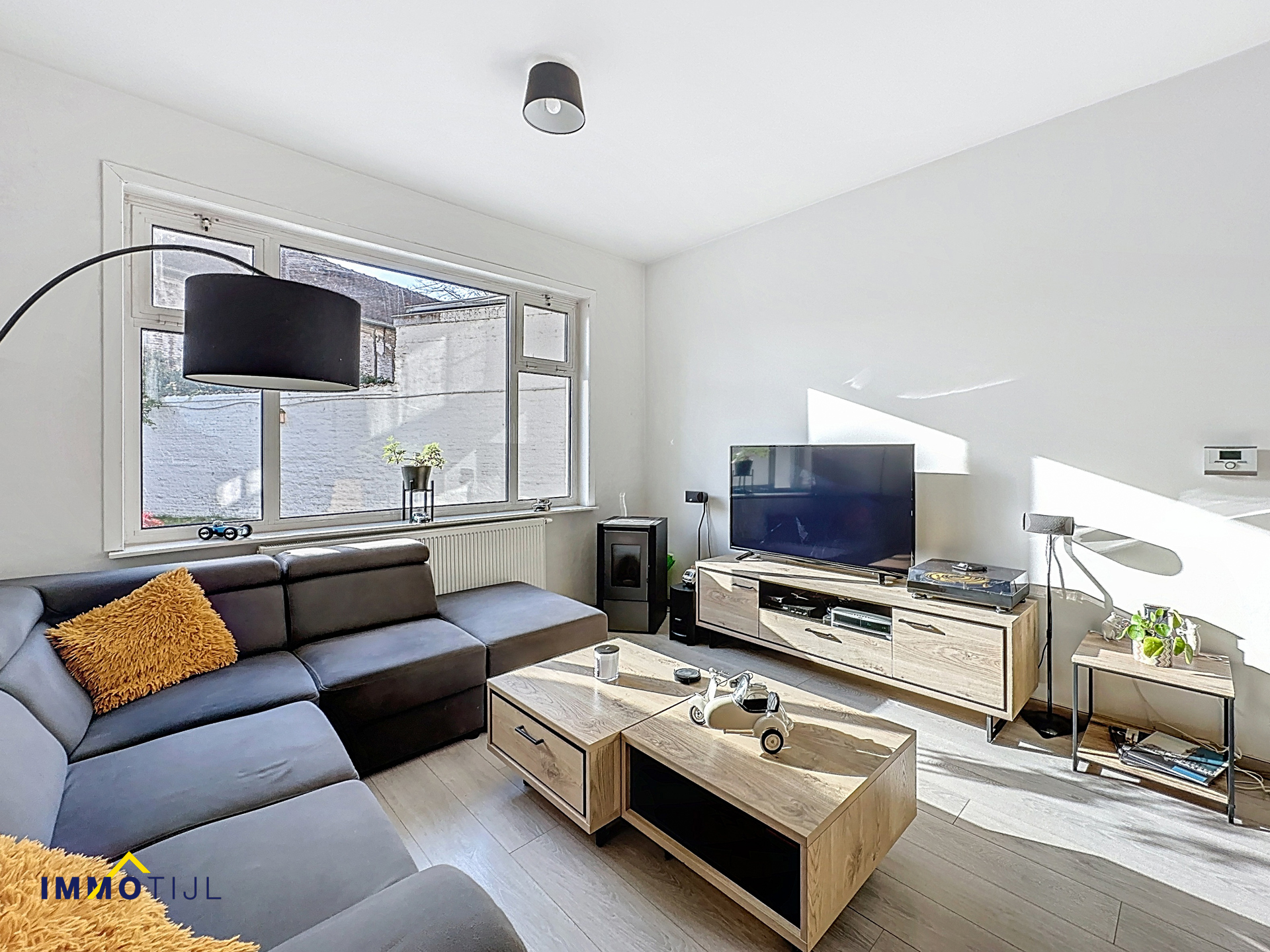 Ideale starterswoning met 3 slaapkamers en zonnige tuin! - foto 1