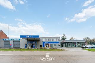 Voor meer info en foto’s, surf naar www.swevers.be – In Houthalen-Helchteren vind je dit ruime pand met een combinatie van commerciële ruimte en...