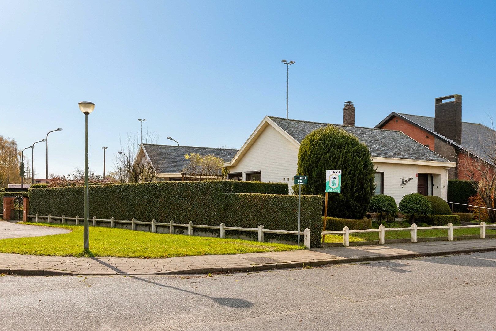 Maison à vendre à Sint-Andries avec 4 chambres - photo 1