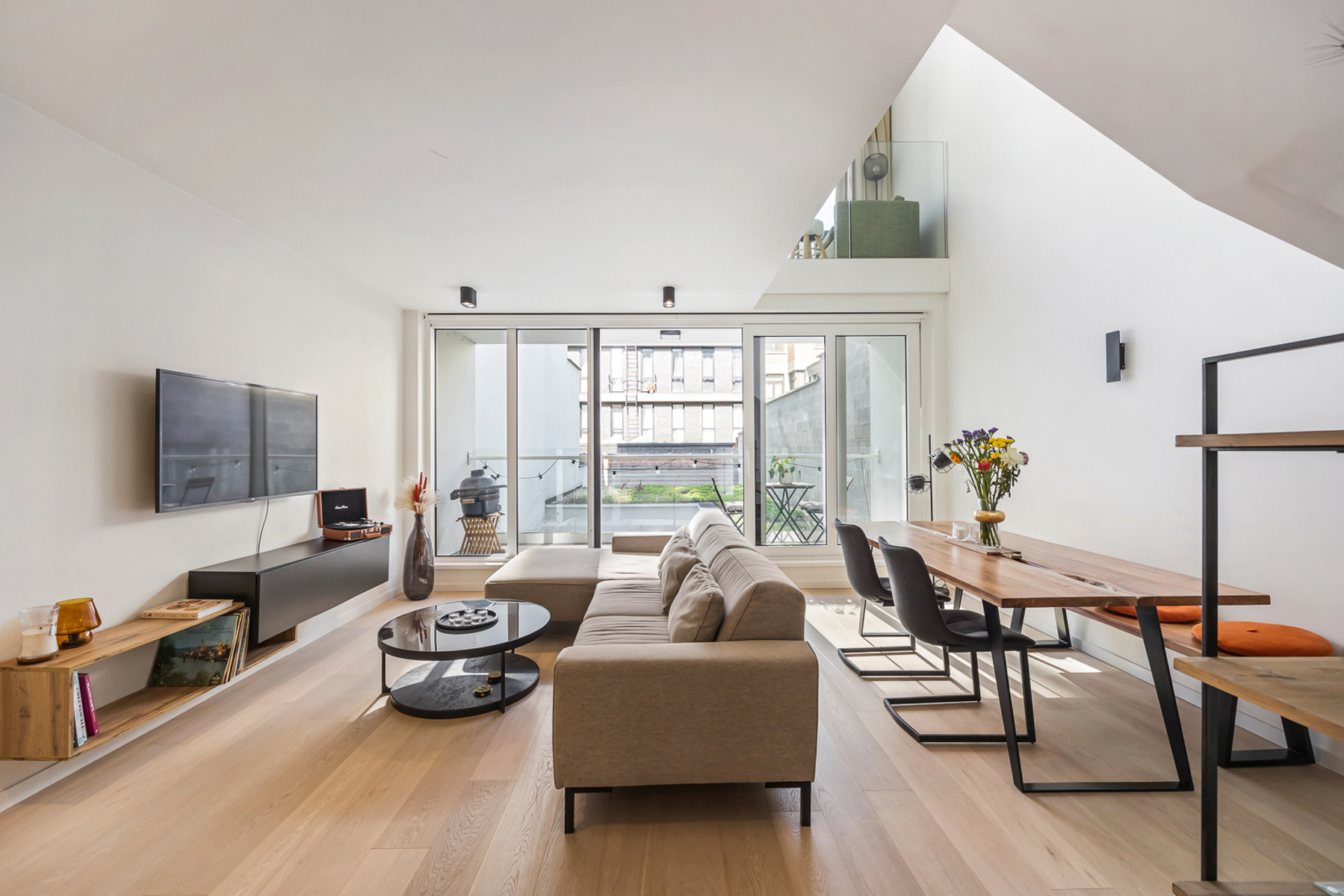 Lichtrijke, energiezuinige duplex met terras op ’t Eilandje - foto 1