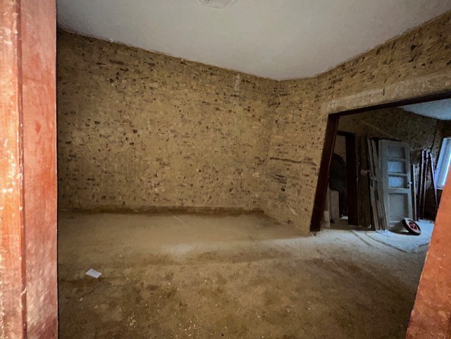 Te koop – Renovatiewoning in dorpskern met tuin te Kasteelstraat 42, 9660 Brakel. - foto 5