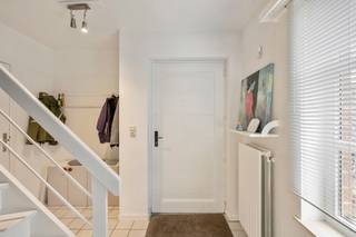 Rustig gelegen halfopen gezinswoning te Kalmthout nabij winkels, scholen, station en openbaar vervoerIn een rustige,doodlopende straat,...