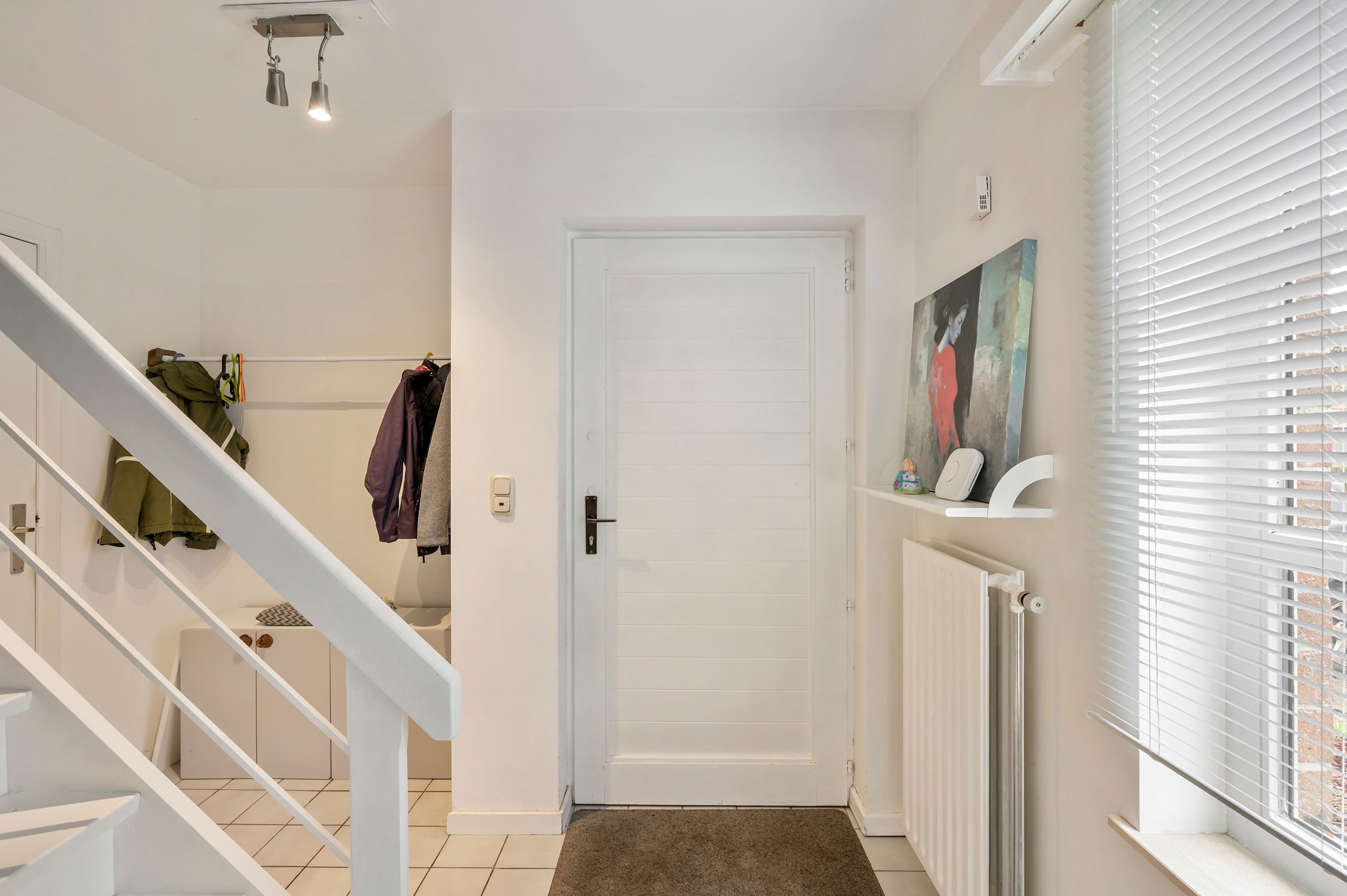 Halfopen gezinswoning in gegeerde buurt - foto 2