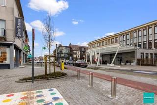 Uniek investeringsproject op toplocatie in Asse Dit prachtig gelegen handelspand met woonruimte biedt tal van mogelijkheden en bevindt zich in...