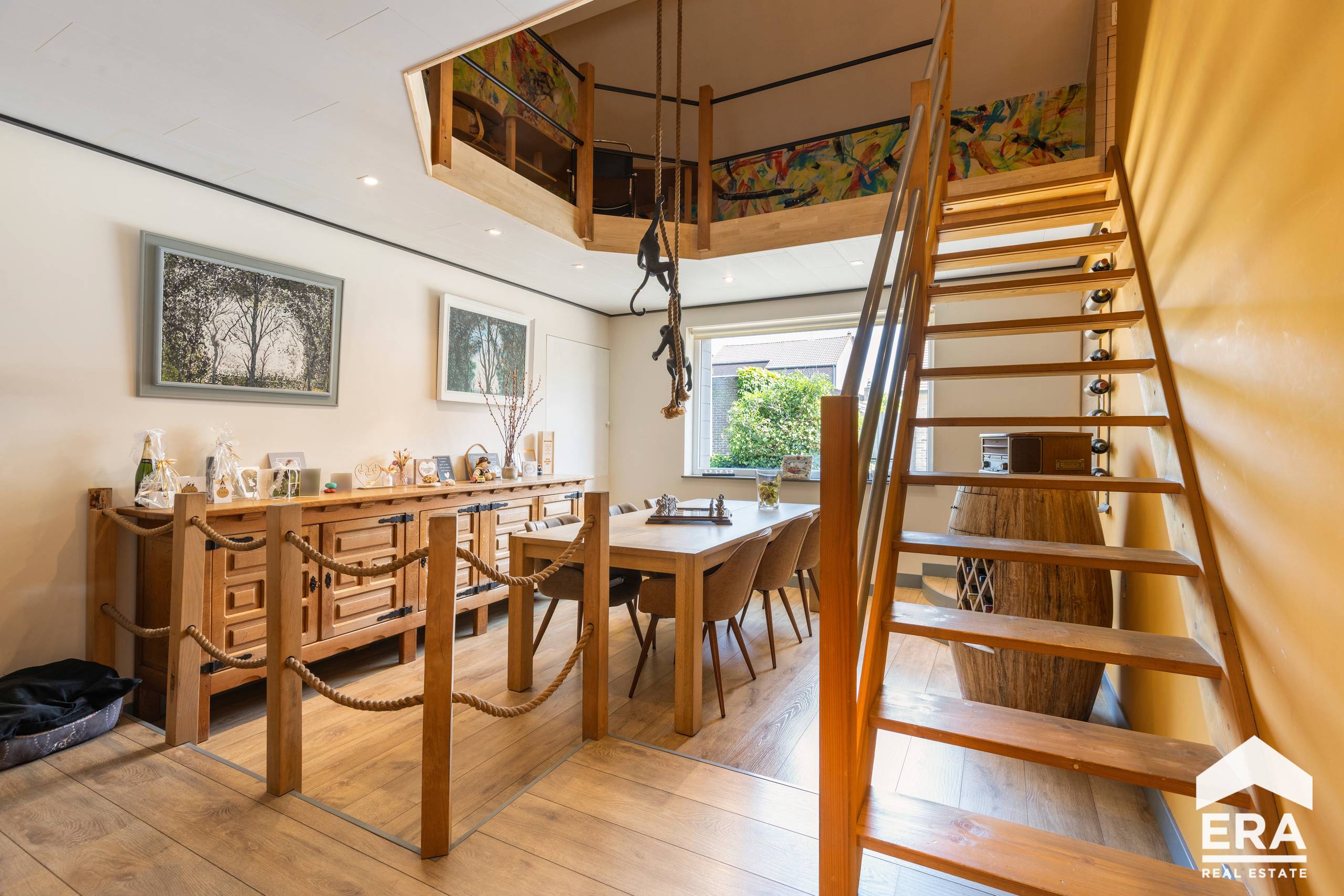 Gerenoveerde gezinswoning met diverse bijgebouwen - foto 4