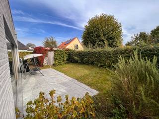 --- NIEUW --- Centraal gelegen, energiezuinige bungalow met 2 slaapkamers (Heusden)!👉 U kan de online bezoekkalender van dit zoekertje terugvinden...