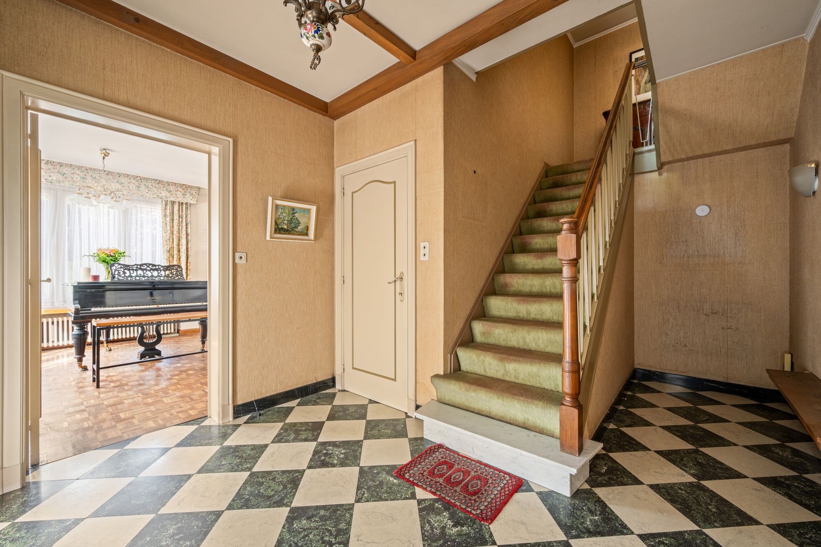 Robuuste halfopen te renoveren woning van de gekende Kortrijkse architect Poly Scherpereel met 3 volwaardige verdiepingen en verrassend ruimtes - foto 4