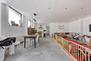 Découvrez cette très spacieuse maison familiale au cœur de Merchtem! Située au Mieregemstraat 90, cette habitation combine une localisation...