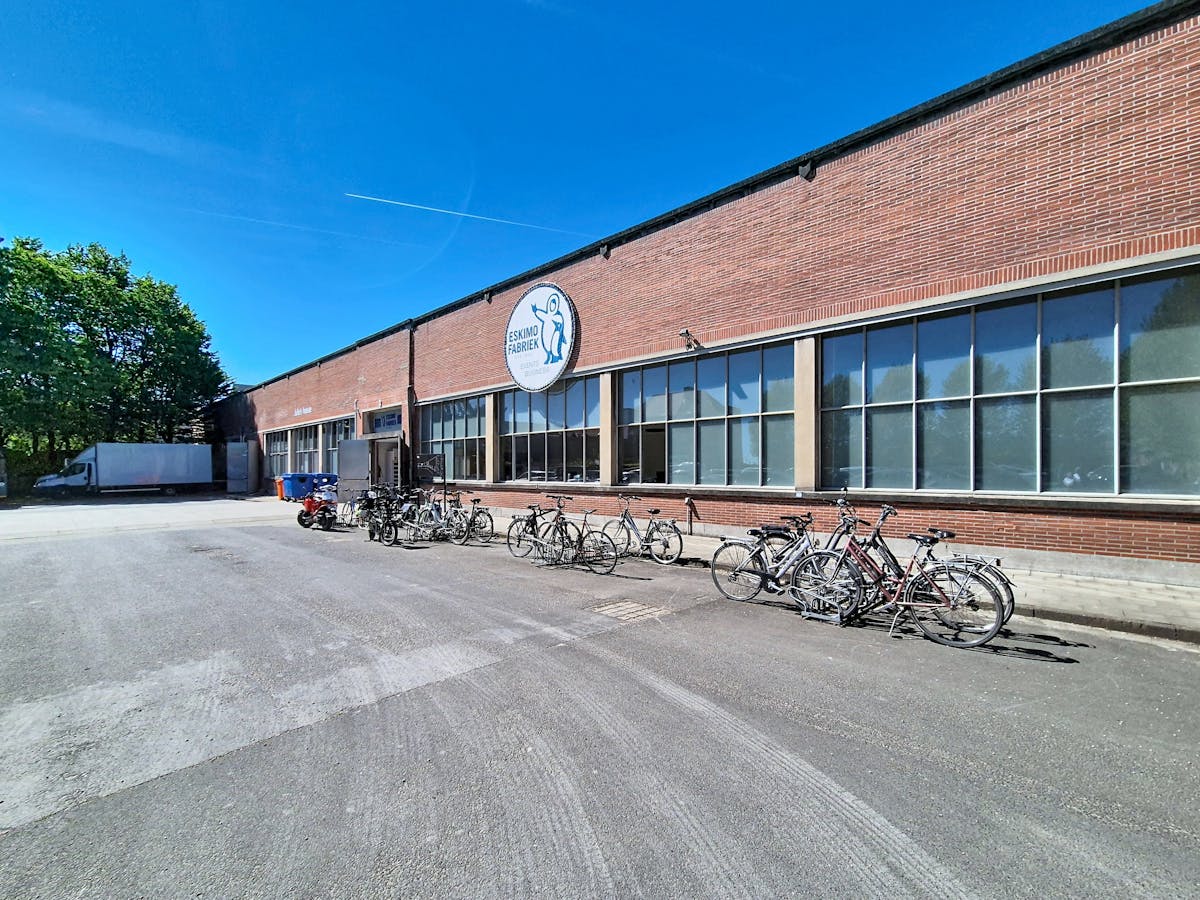 Office (115 m²) for rent at the Eskimo factory site in Ghent - photo 1