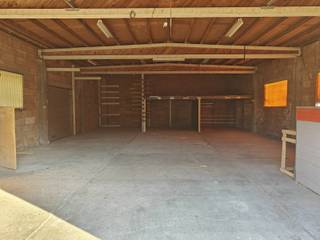 Te renoveren villa met magazijn op een Zuidgeoriënteerd perceel van 1.623 m², gelegen in een groene, residentiële villawijk te Edegem in...