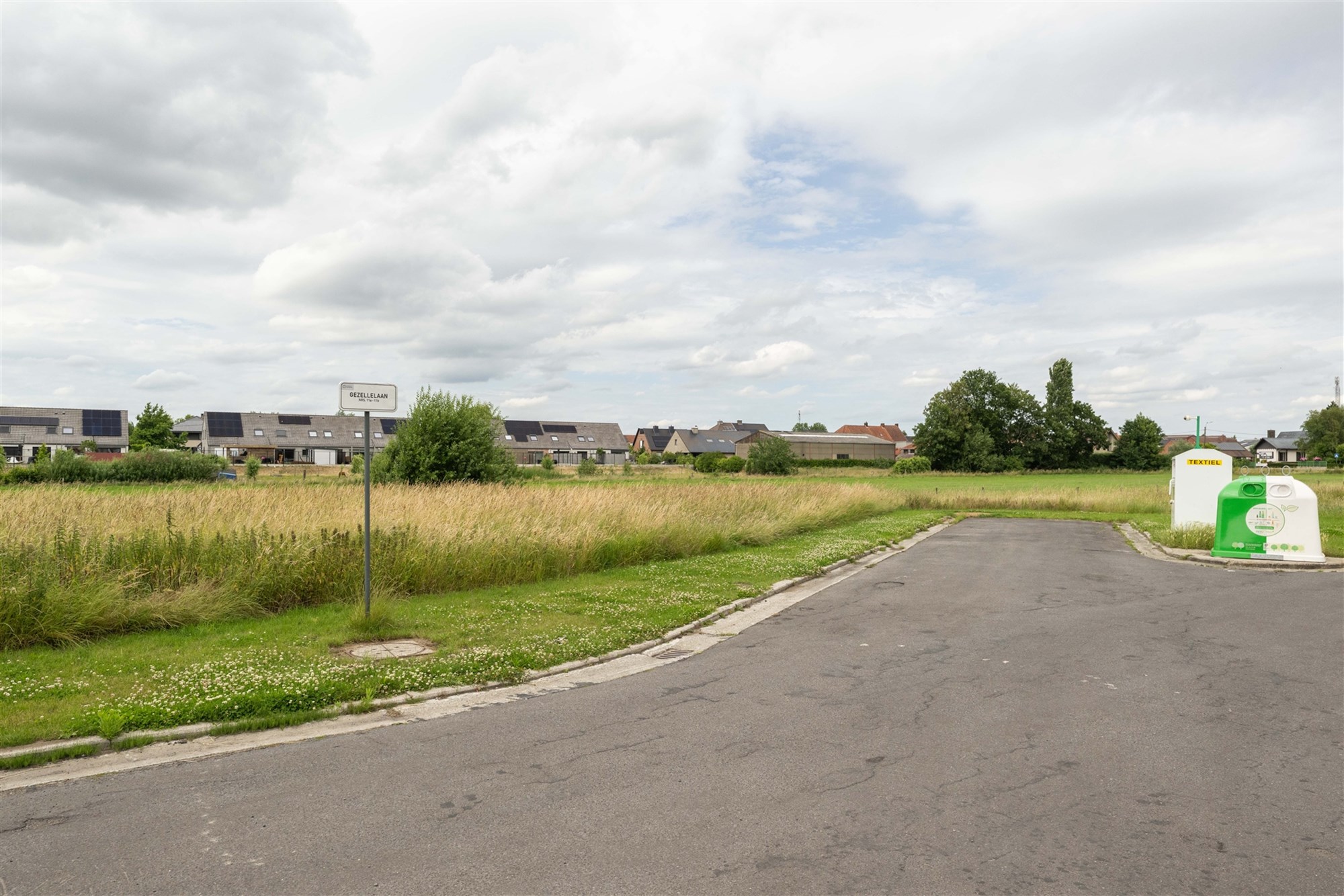 Halfopen woning met 4 slaapkamers, garage en zongerichte tuin - foto 3