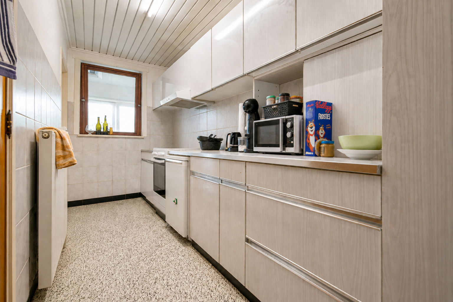Opbrengsteigendom met 2 appartementen en grote garage. - foto 4