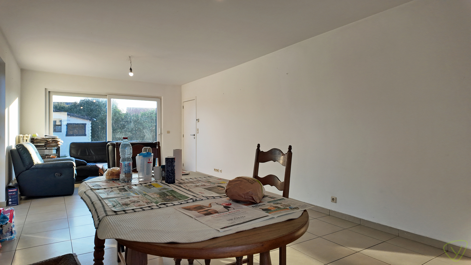 Moderne en gezellige gezinswoning gelegen te Adegem! - foto 2